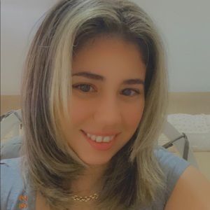 Meet your Posher, Dayana